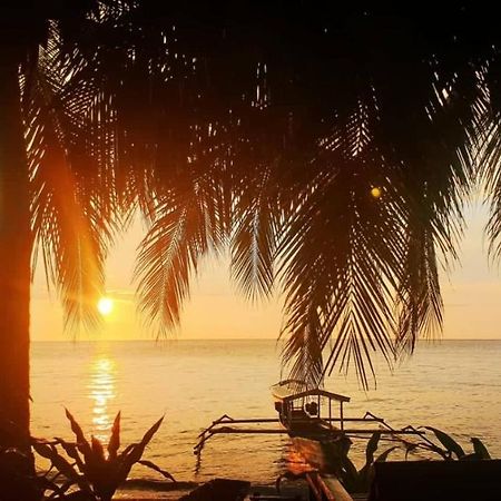 Sunset Beach Batudaka Ngoại thất bức ảnh